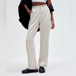 LULULEMON Softreme High Rise Pant